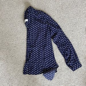 Women’s blouse from Loft. Navy and white.